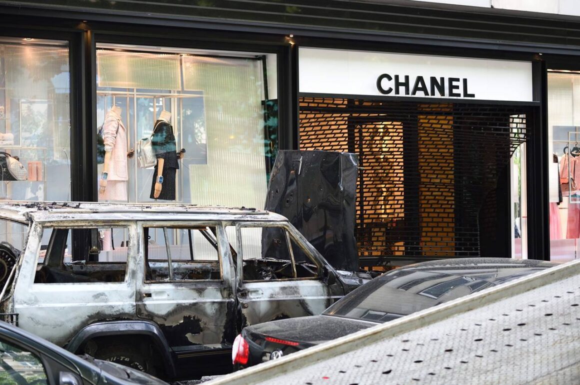 Крадіжка в бутіку Chanel