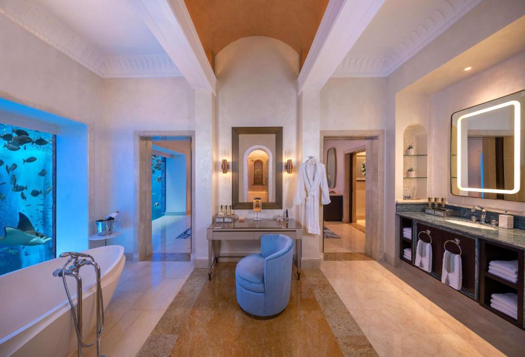 Ексклюзивні місця в Дубаї Atlantis The Palm Bathroom