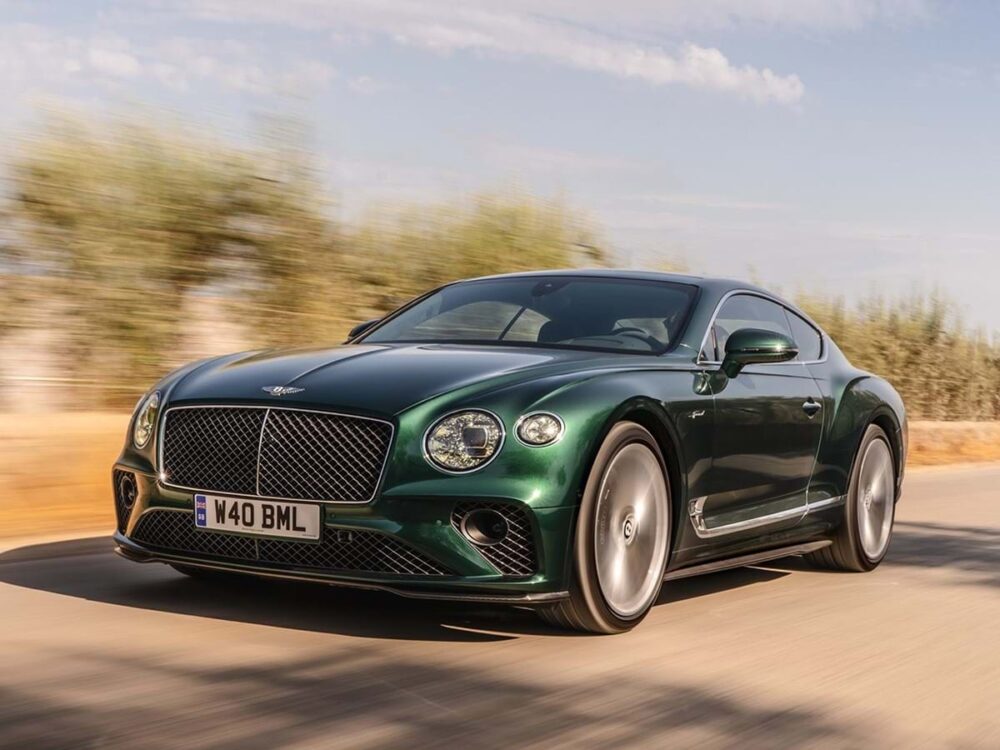 Бренд Bentley в гарному кольорі