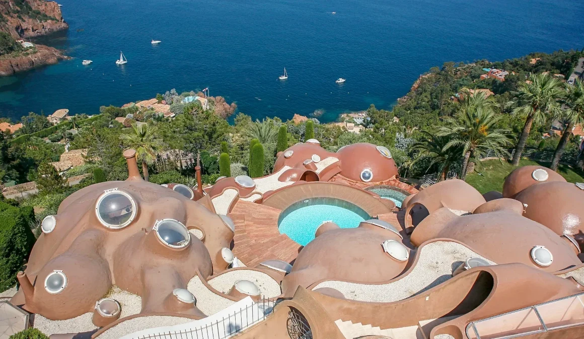 Найдорожчий будинок в Європі – Le Palais Bulles