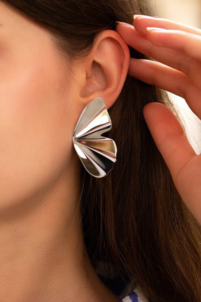 Біжутерія бренду Leis