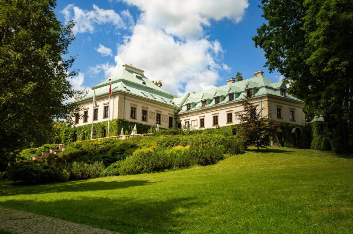 Куди Поїхати На Вихідні У Розкішний Спа