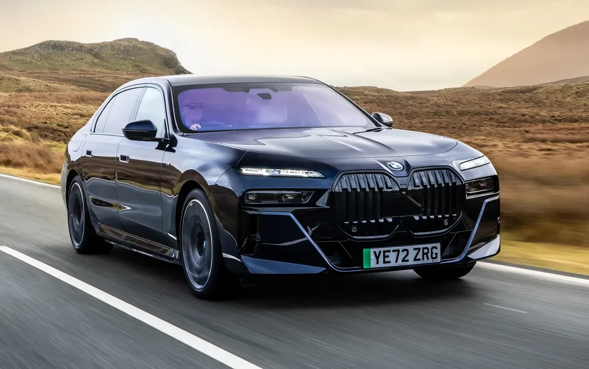 Електричні Люксові Автомобілі 2025 Топ 10 і Гід з Вибору