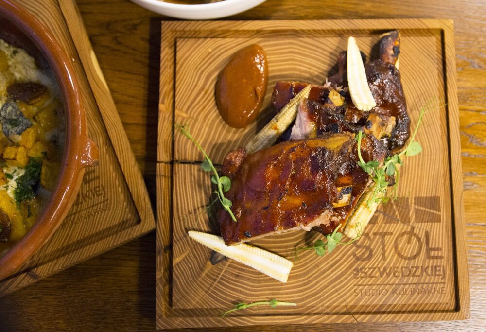 Розкішні ресторани у Вроцлаві Стіл на Шведській