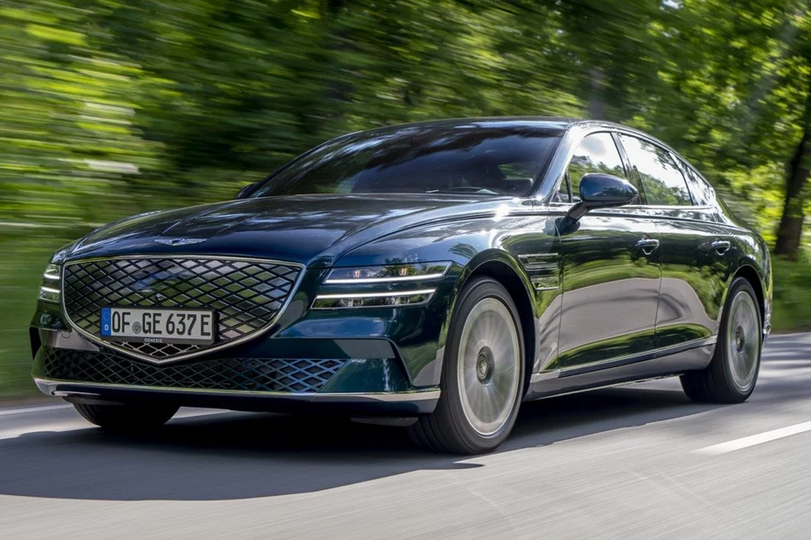 Розкішний електромобіль