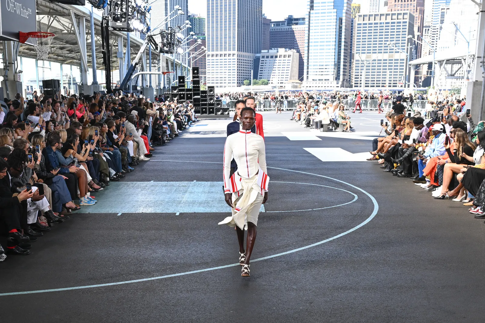 Показ Моди Бренду