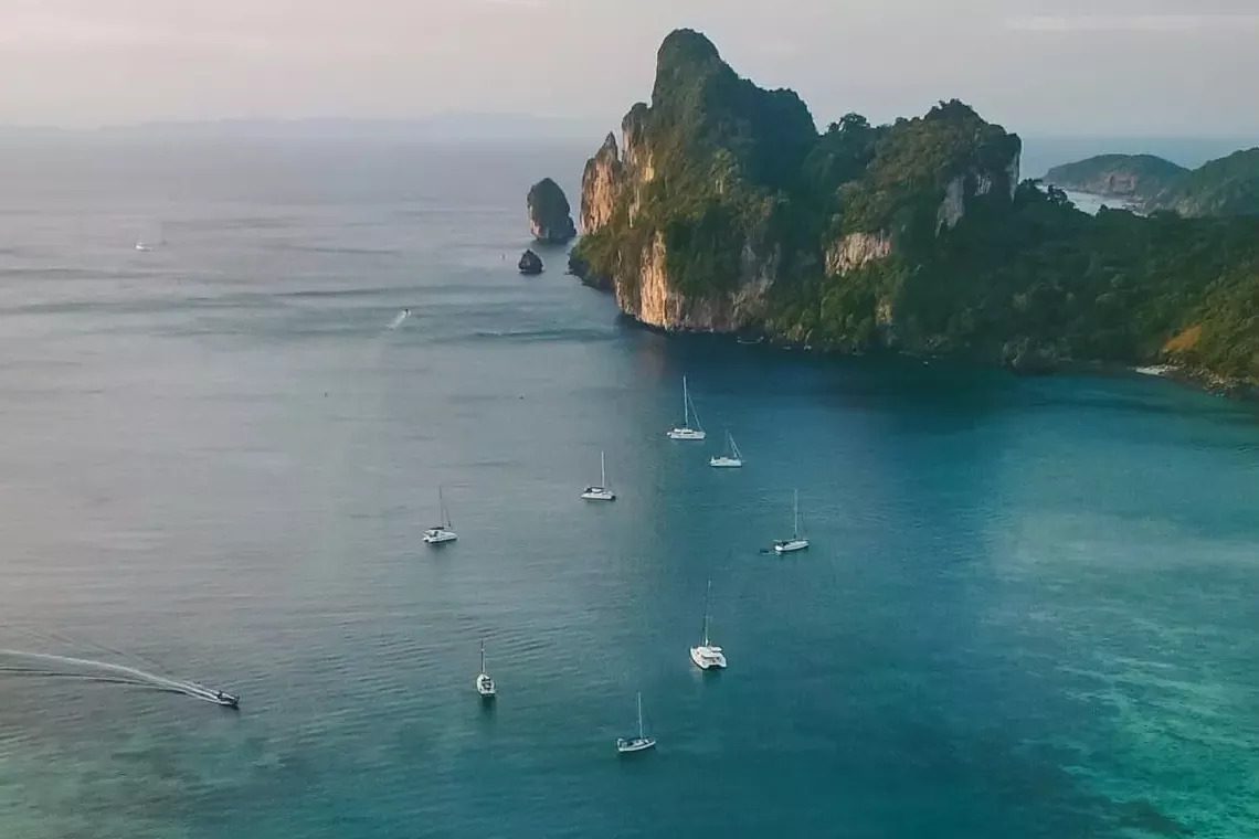 Подорож на яхті