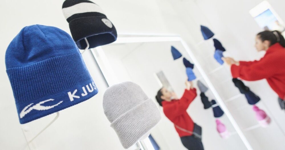 Шапки для неї на будь-яку погоду