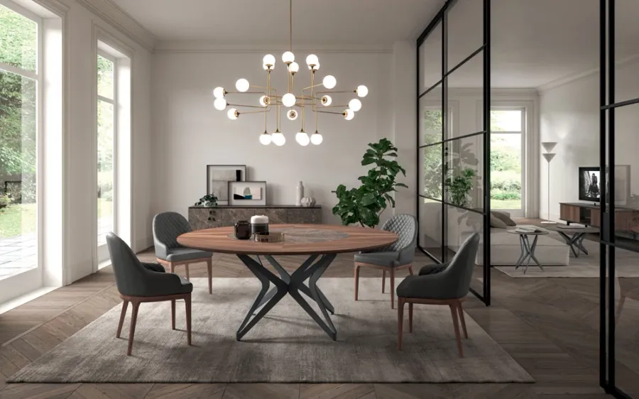 Елегантний обідній стіл