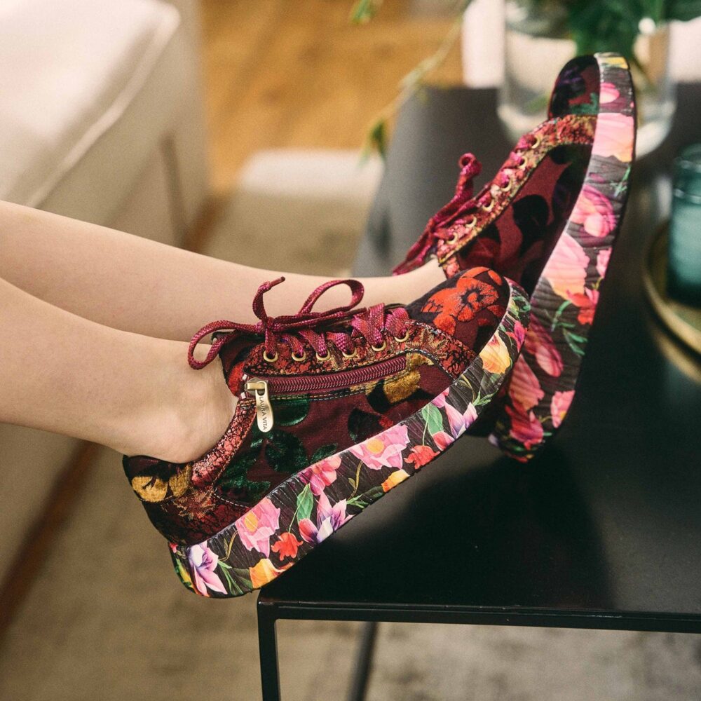 Унікальні кросівки від Laura Vita