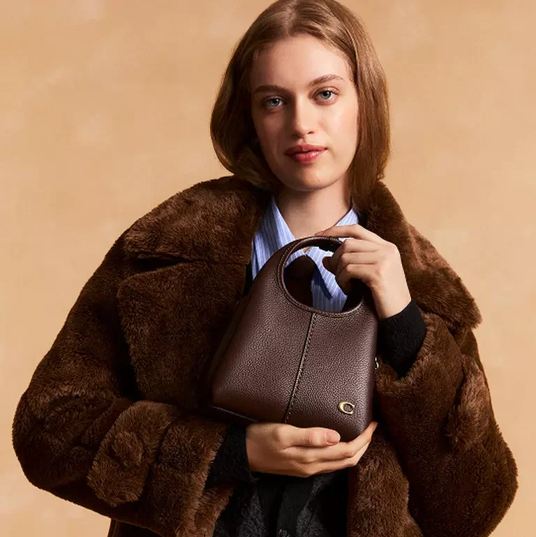 Чи є Coach люксовим брендом — як насправді його класифікувати?