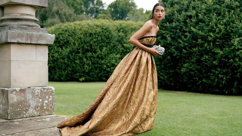 Яка сумочка пасує до вечірньої сукні?