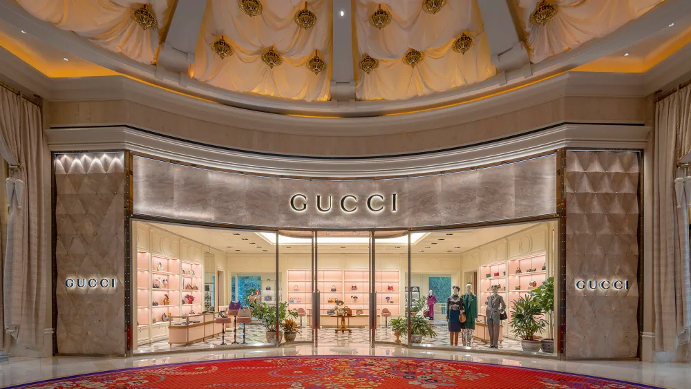 Де знаходиться найбільший магазин Gucci?