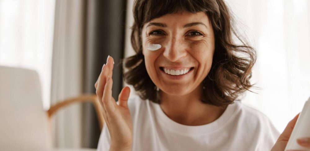 Який крем для очей обрати